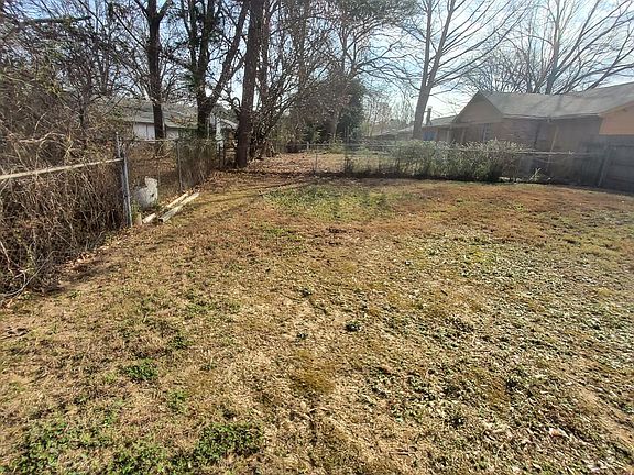 5th image of 3760 Saint Elmo Ave