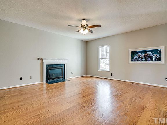 4th image of 506 Town Crier Ct