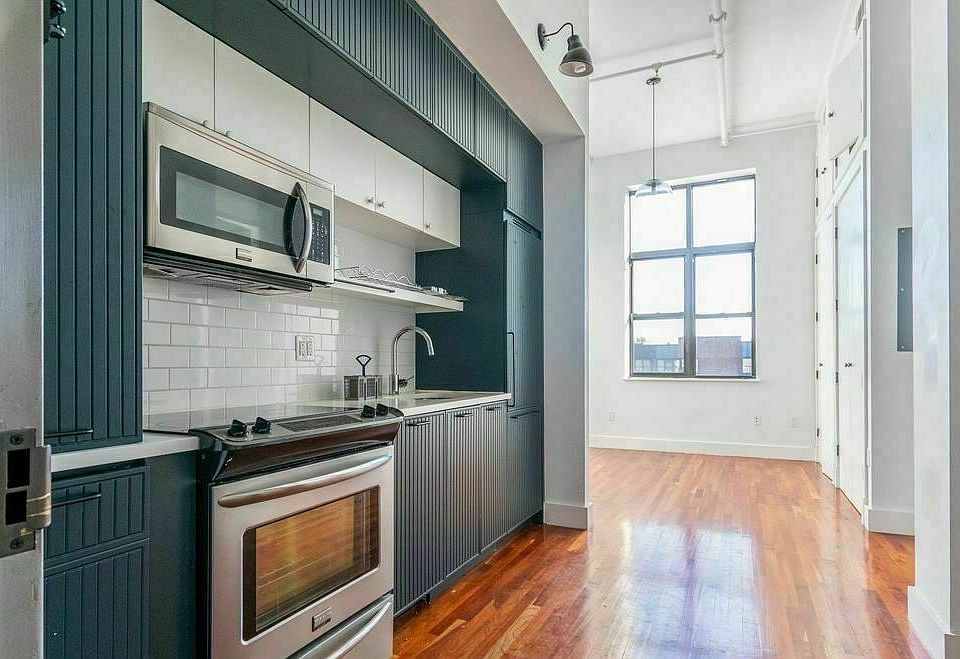 1st image of 182 Bainbridge St #408