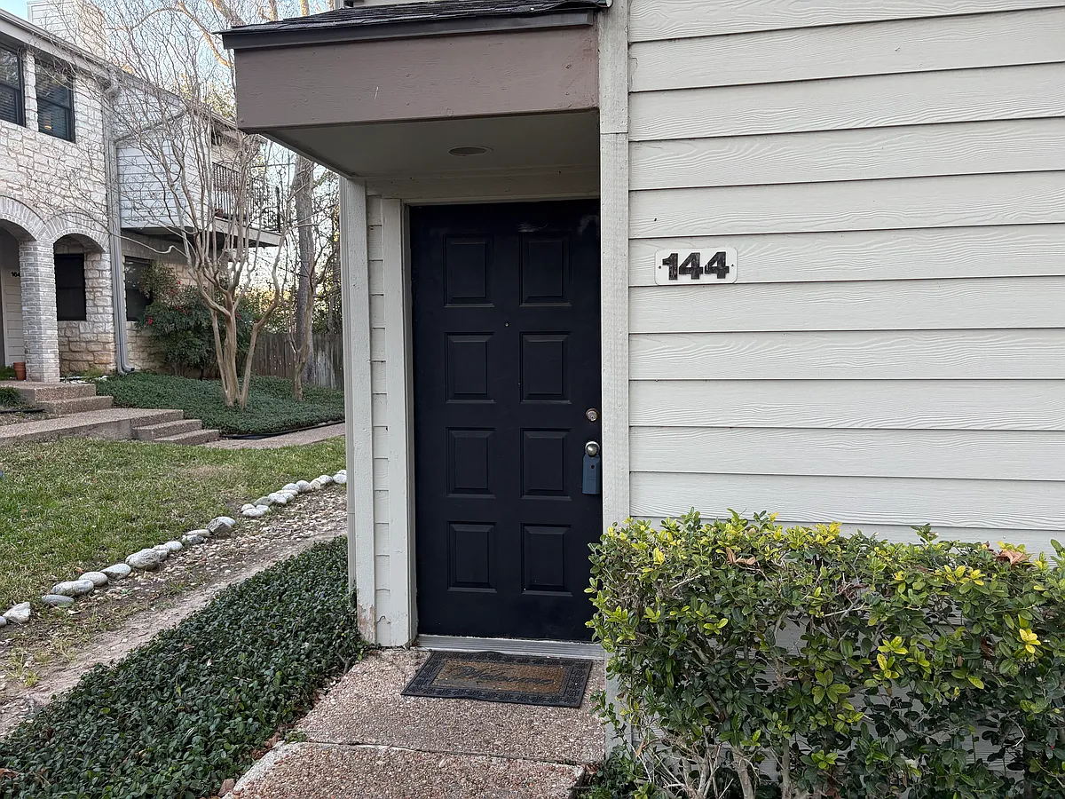 Building Photo - 9226 Jollyville Rd #144