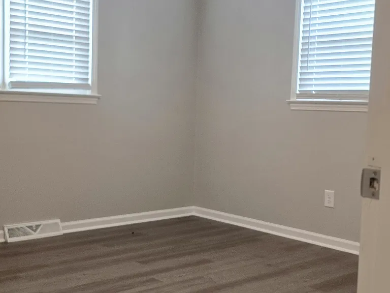 110 Meadowbrook Dr — Photo 16