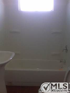 4th image of 301 Baker Ave