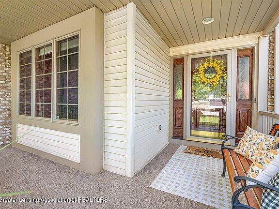 3rd image of 746 Laurelwood Dr