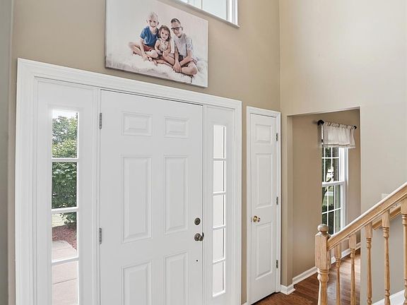 3rd image of 6323 Foxwood Ct