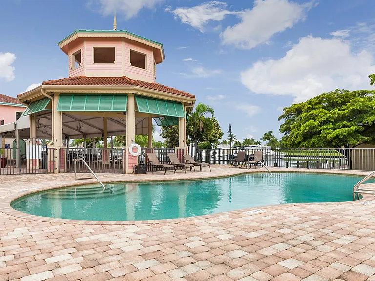 5866 Shell Cove Dr — Photo 31