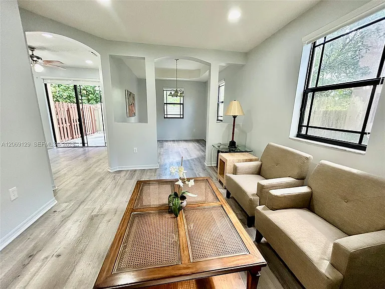 607 NE 35th Ave #607 — Photo 8