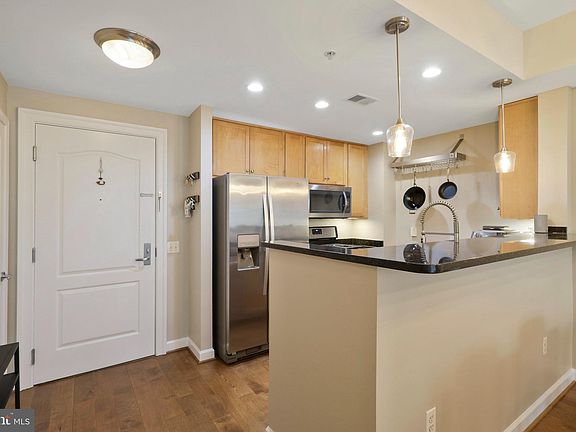 4th image of 1000 N Randolph St APT 507
