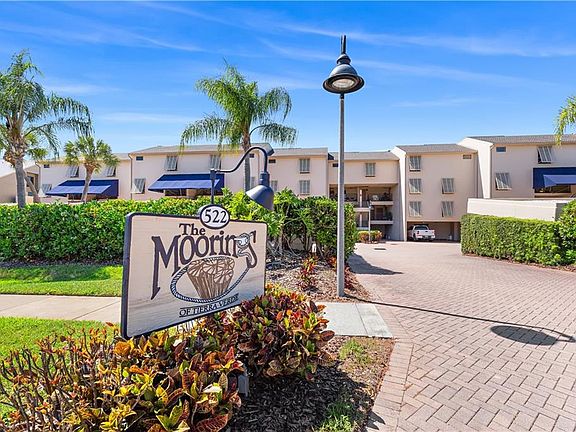 3rd image of 522 Pinellas Bayway S APT 202