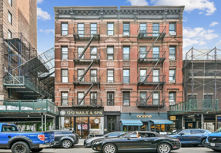17 Greenwich Ave #5 — Photo 13