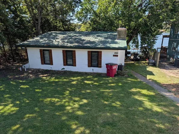 343 Lakeshore Dr, Alma, KS 66401