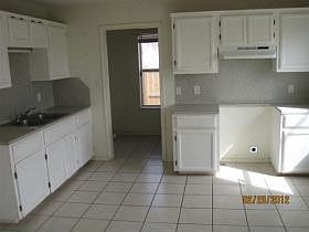 5th image of 1107 E 13th St
