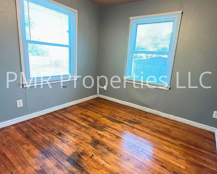 2904 NW 19th St — Photo 4
