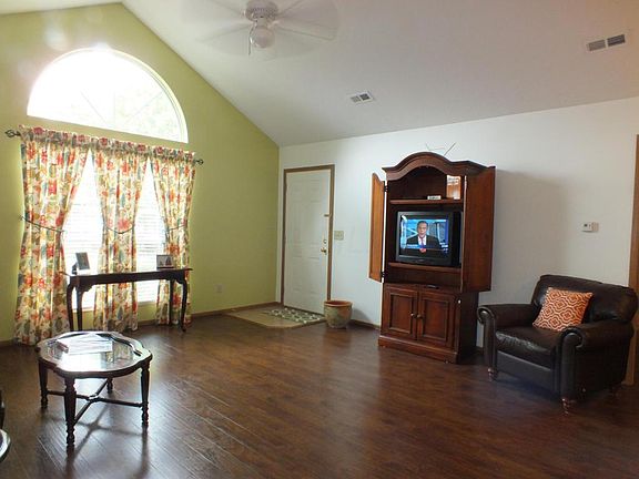 3rd image of 3984 Malbec Dr