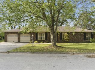1424 E Laverne St, Bolivar, MO 65613