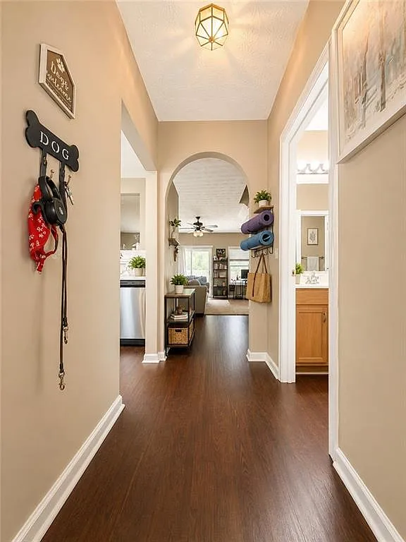 2 bed, 2.5 bath, 1252 sqft, $1,700 — Photo 2