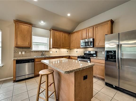 5th image of 5324 Bear Valley Dr