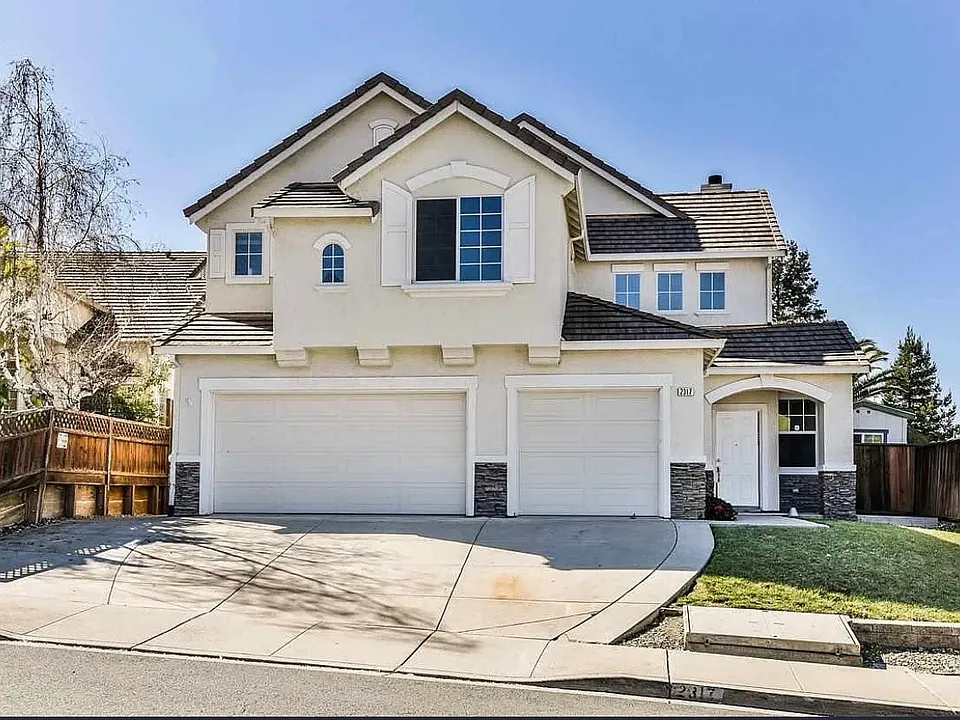 2317 Woodhill Dr