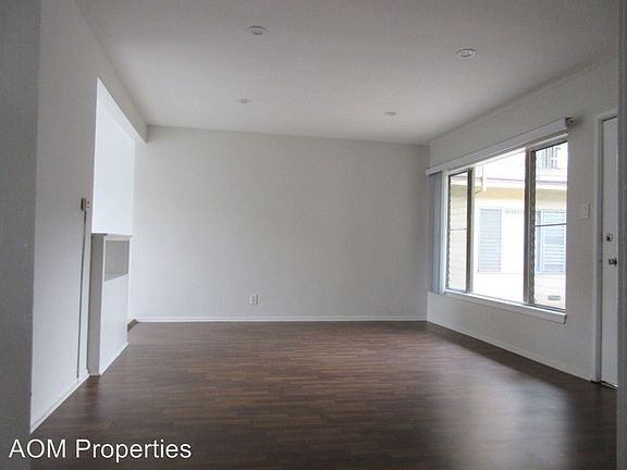 5th image of 228 S Mariposa Ave APT 4