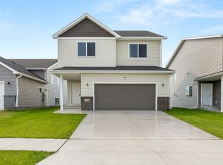 7075 Benji Ln, Horace, ND 58047