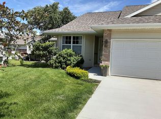 4032 Water Point Ct SW, Cedar Rapids, IA 52404