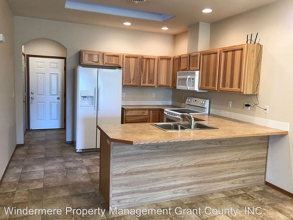 1730B W Bemis St, Moses Lake, WA 98837 | Zillow