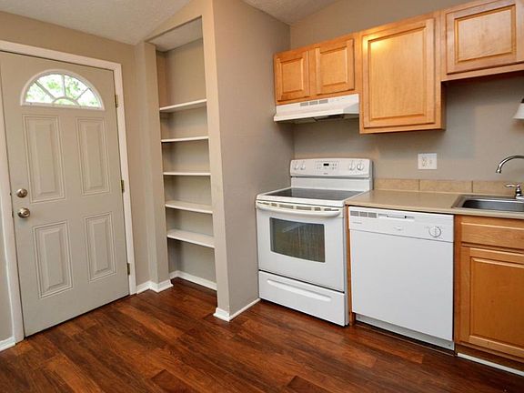 4th image of 3089 Dewbourne Dr