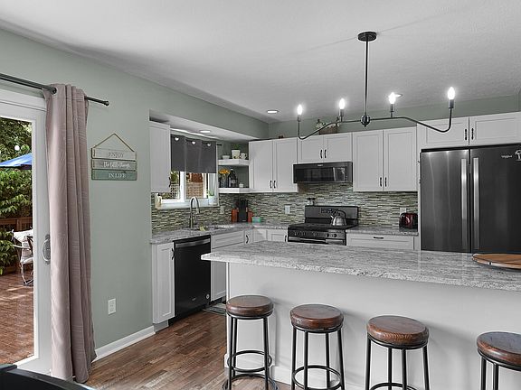 5th image of 457 Parkside Ave NW