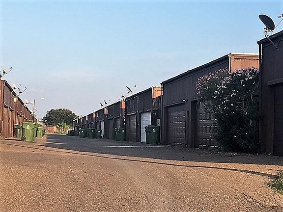 3rd image of 302 Hidden Valley Dr #20