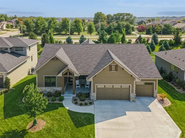 16112 Goodman Ct, Urbandale, IA 50323