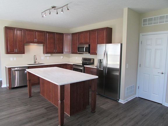 3rd image of 381 Lemery Dr