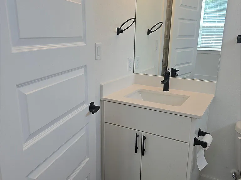 7601 Carver Ave #2 — Photo 10
