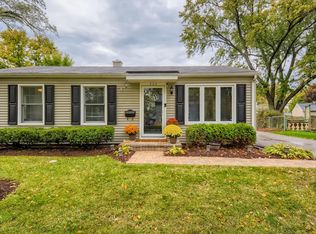 332 Glendale Rd, Buffalo Grove, IL 60089