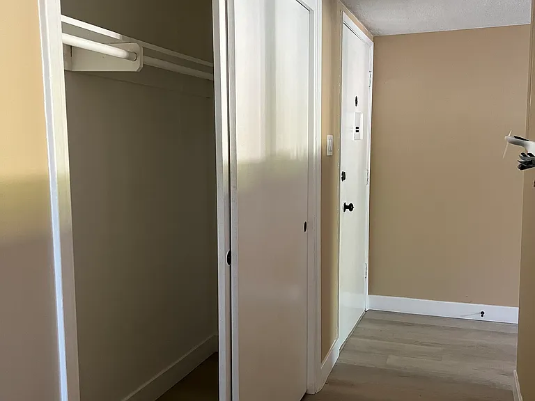1515 Oak St #11 — Photo 10