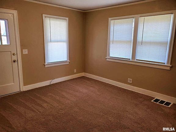 5th image of 1420 E Duryea Ave