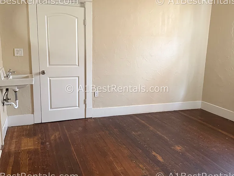 107 Hackberry Ave — Photo 12