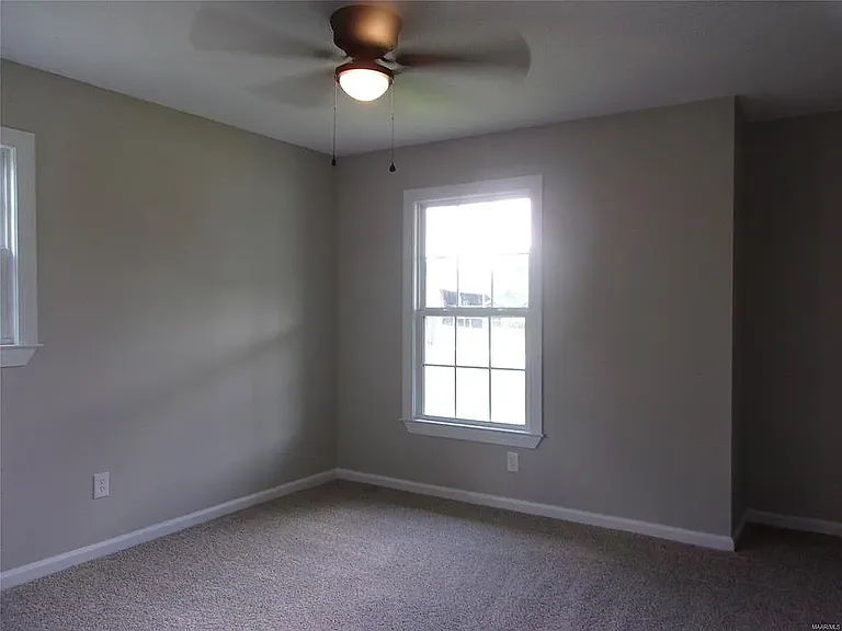 1102 Brooks Cir — Photo 18
