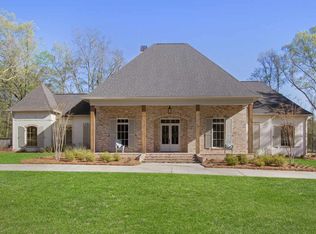 110 Hidden Oaks Dr, Ridgeland, MS 39157