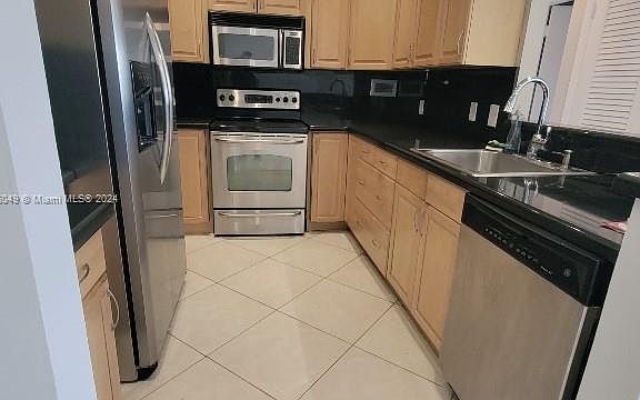 5th image of 1455 N Treasure Dr APT 4R