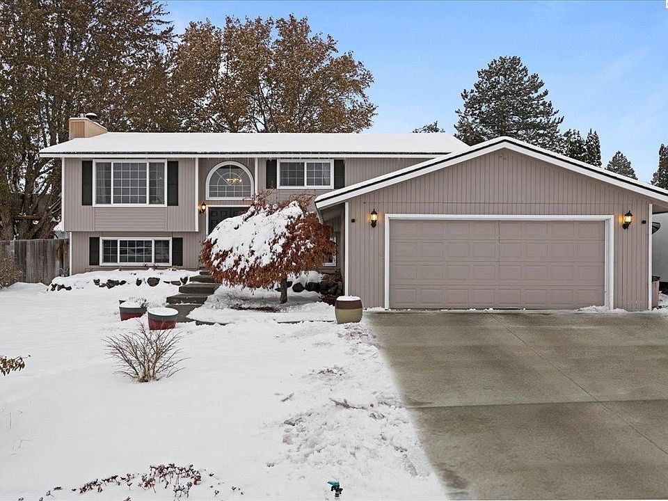 1st image of 2307 W 36th Ave