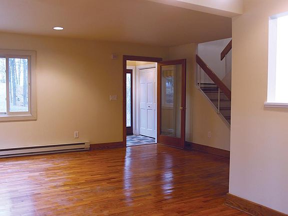 3rd image of 26 Hollis Lane