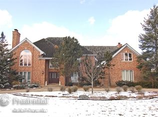 520 W Lancaster Ct, Inverness, IL 60010