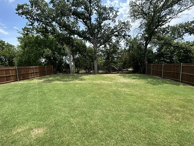 3 bed, 1600 sqft, $2,450 — Photo 4