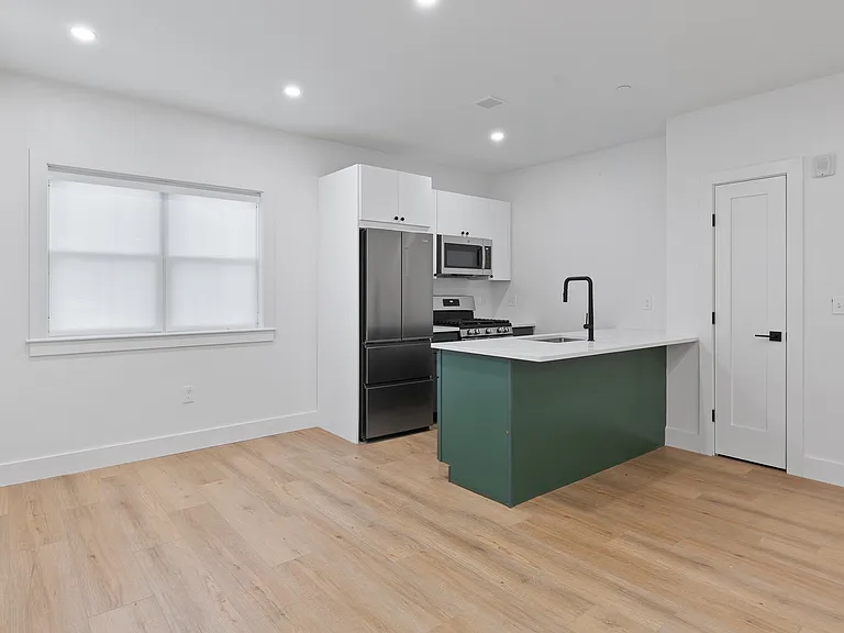 113 Ives Street — Photo 51