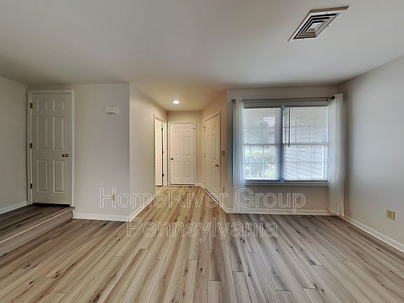 3rd image of 125 Partridge Cir