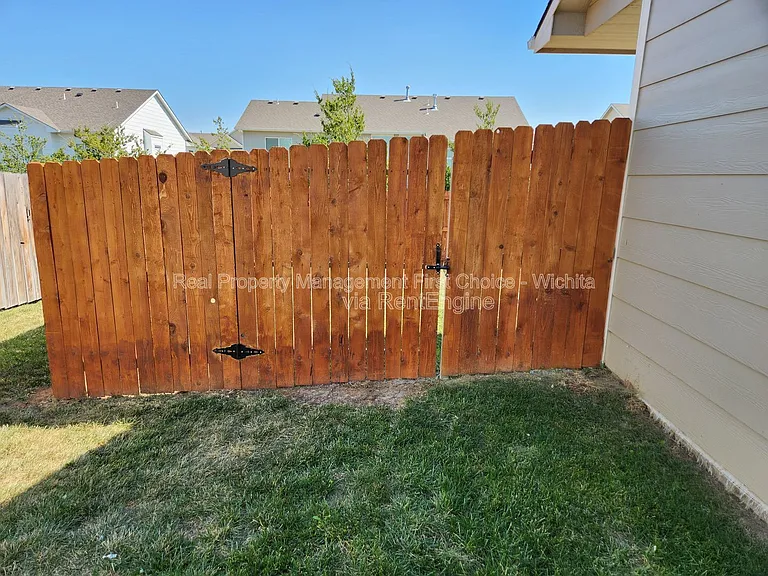 8164 E 34th Ct S — Photo 18