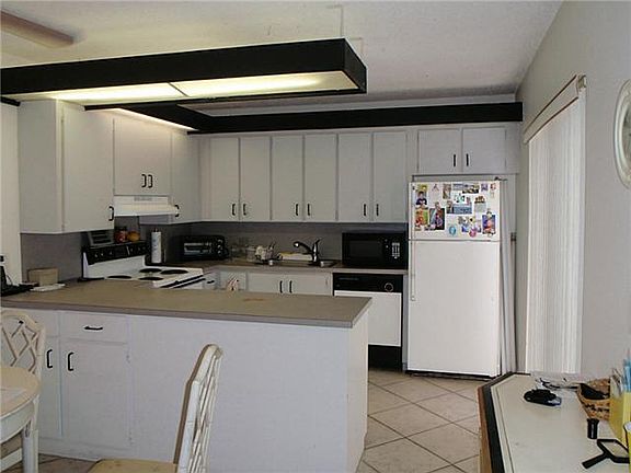 4th image of 5862 SE Riverboat Dr