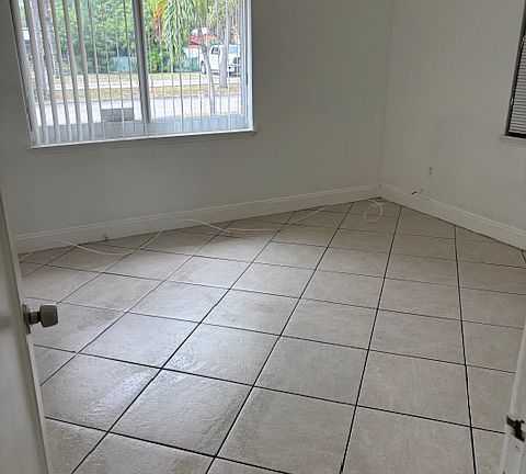 2nd image of 1003 N 17court #1-3