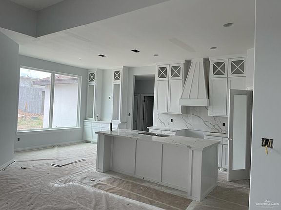 2nd image of 1101 W Fig Ave