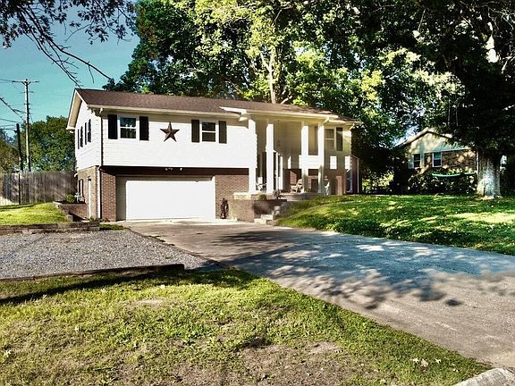 4th image of 1802 Bobwhite Dr