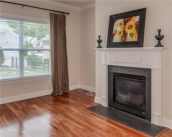 2nd image of 633 Patriot Ln